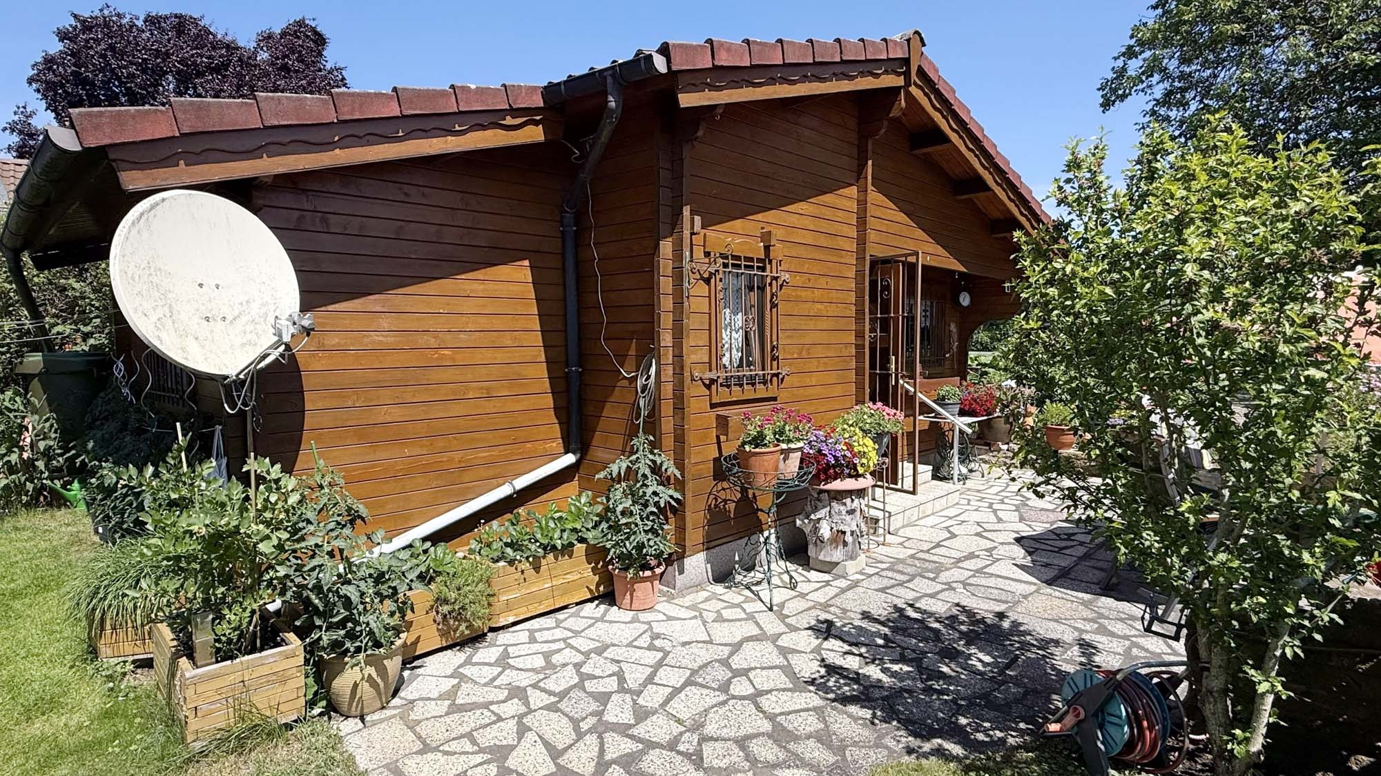 Haus von links