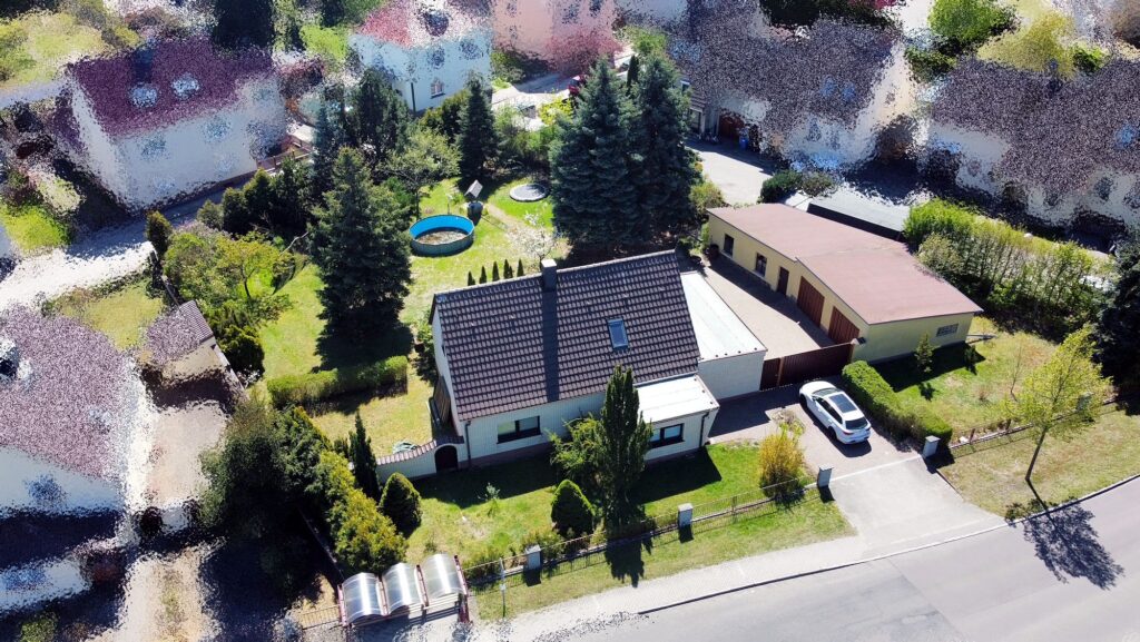 Haus von vorne - Luftbild