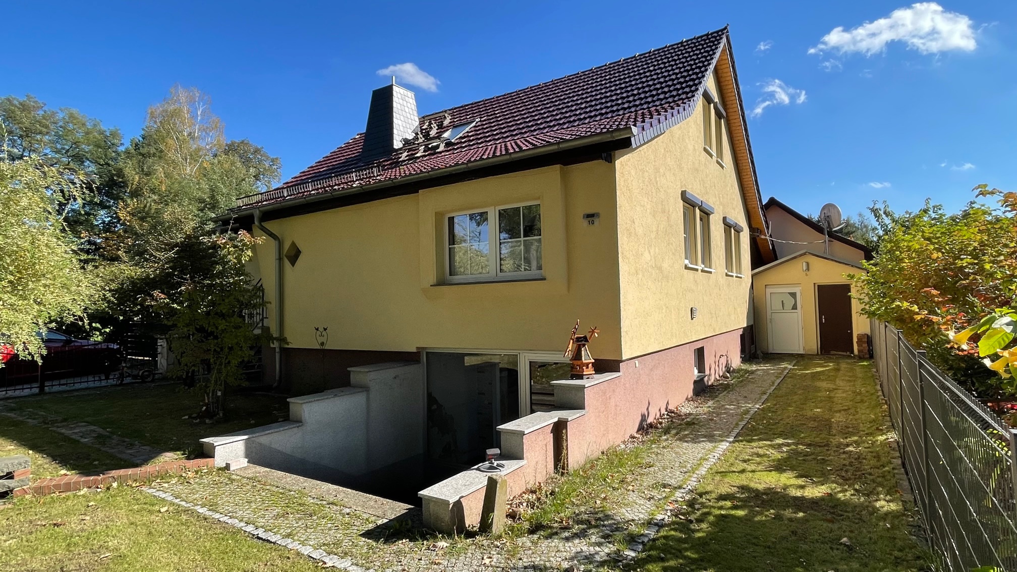 Haus von vorne rechts
