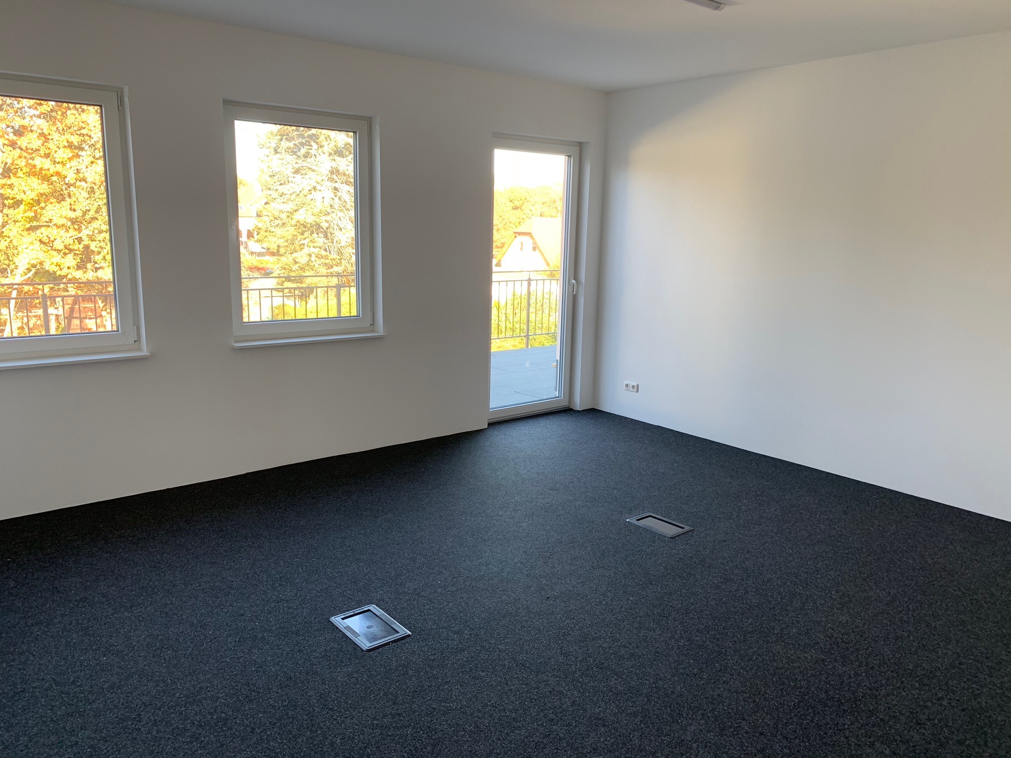 Büro vorne - leer