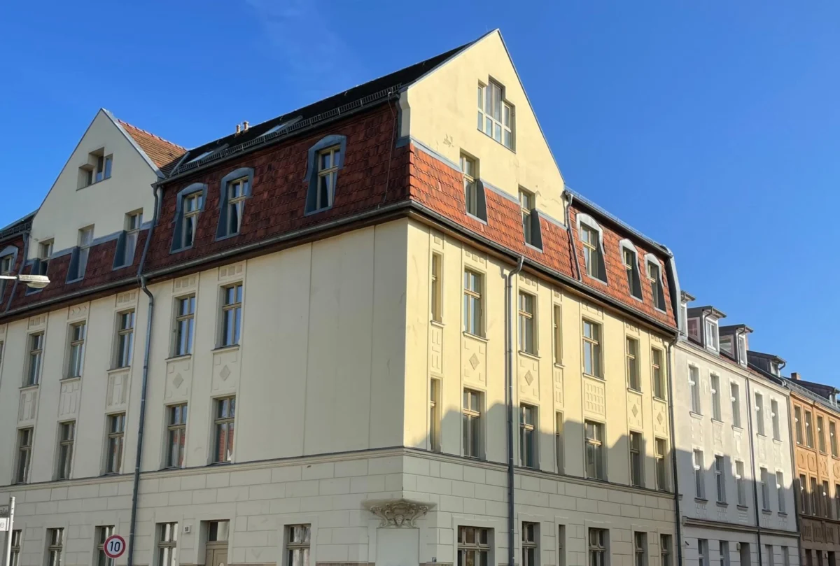Fassade eines Wohnhauses in Babelsberg
